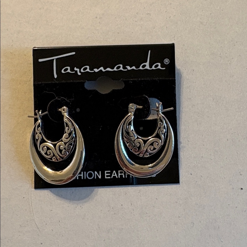 Taramanda Silver Hoop Earrings